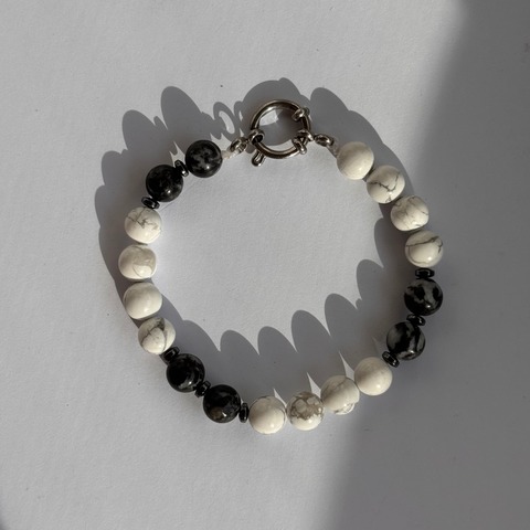 Pulsera Howlita