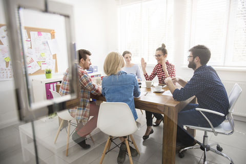 Navegando la Nueva Marea Empresarial: La Sinfonía del Intraemprendimiento y la Libertad en el Trabajo