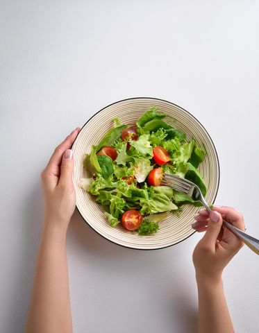 Cómo dejar de comer en piloto automático y re-conectar con tu cuerpo ✈️