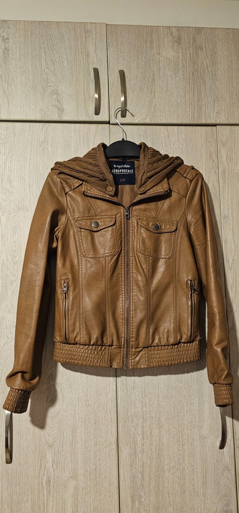 Casaca Tipo Cuero con Capucha Tejida Aeropostale - Talla S