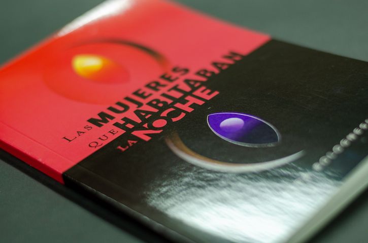 Novela Las mujeres que habitaban la noche