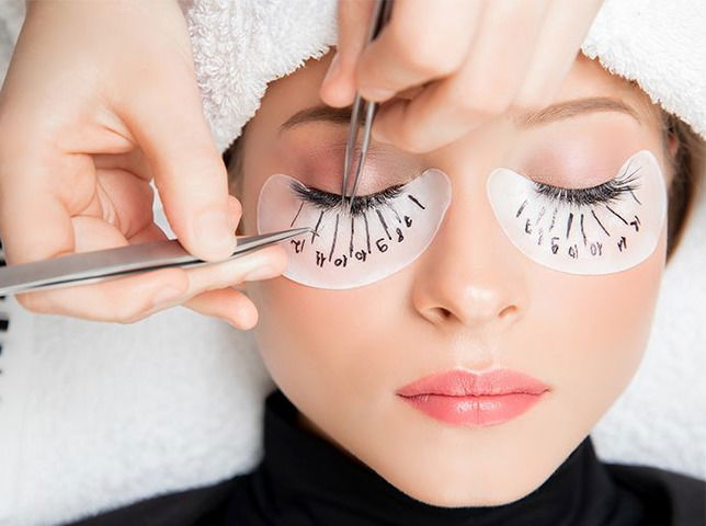 PACK 6 CURSOS DE ESTETICA (CEJAS, PESTAÑAS Y UÑAS)