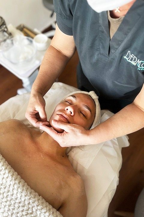 Taller de Técnicas Manuales Faciales