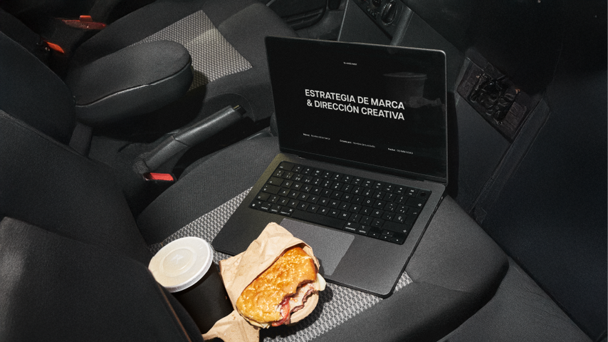 Estrategia de marca y dirección creativa – Plantilla profesional