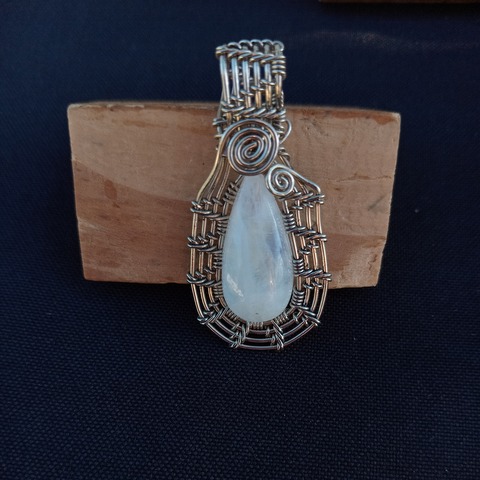 Piedra luna con alpaca