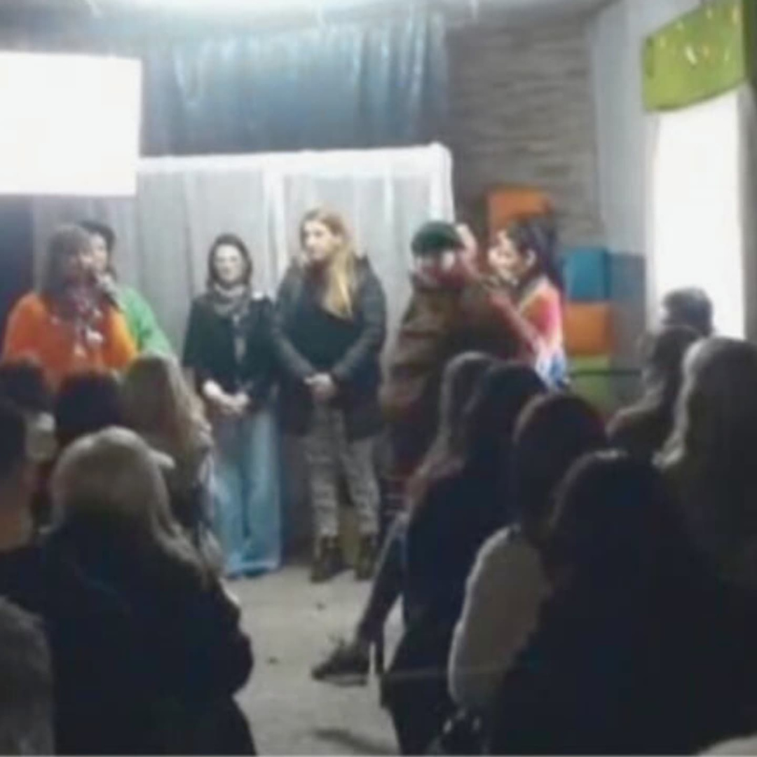 Sesión grupal de terapia energética y espiritual con RG Terapias de Luz