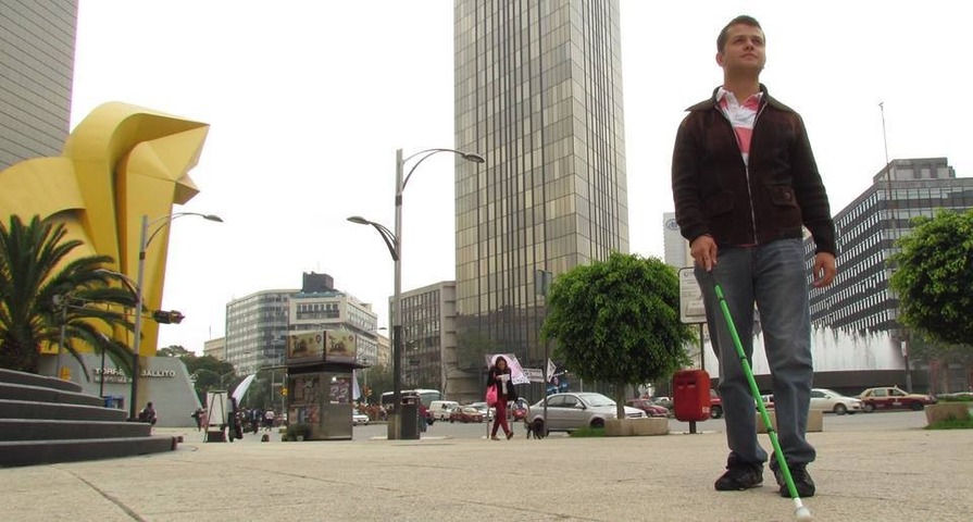Curso de orientacion y movilidad con el uso del Bastón Verde