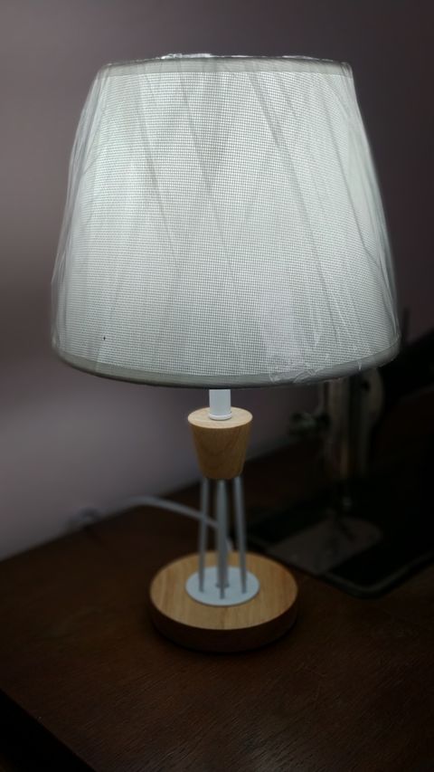 Lampara de mesa 41cm de alto de 220v