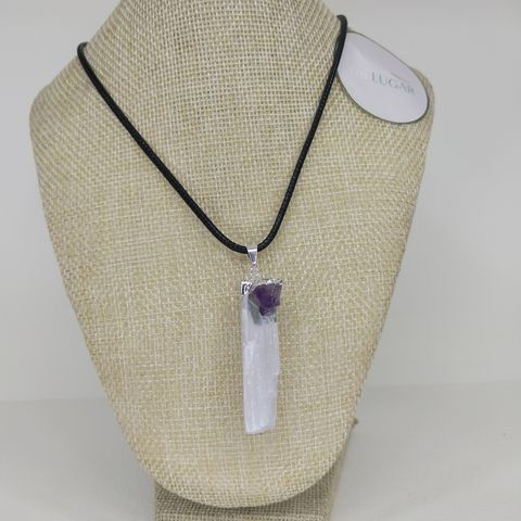 Dije-pico de Selenita con engarce y aplique Cianita azul