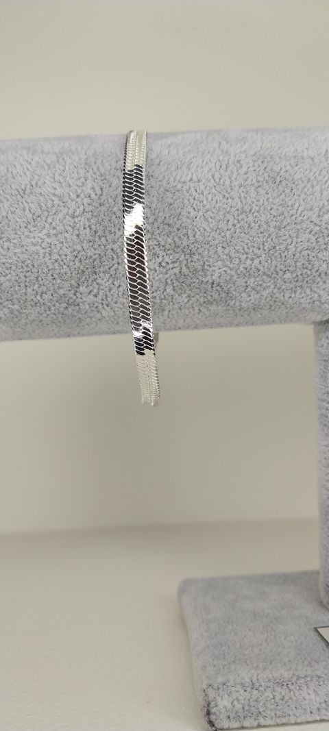 Pulsera labrada chata