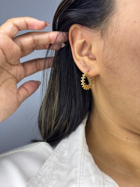 Aros dorados bolitas