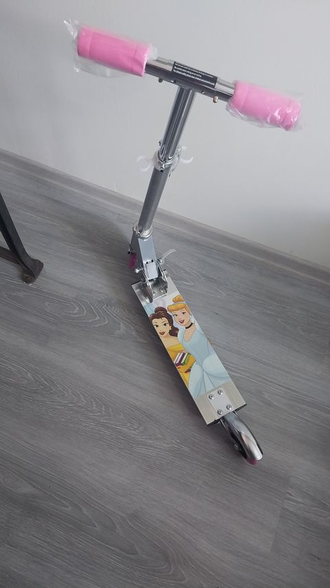 Monopatín metálico de princesas