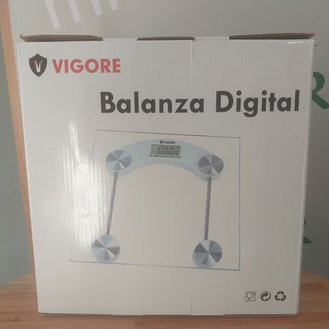 Balanza digital en vidrio templado.