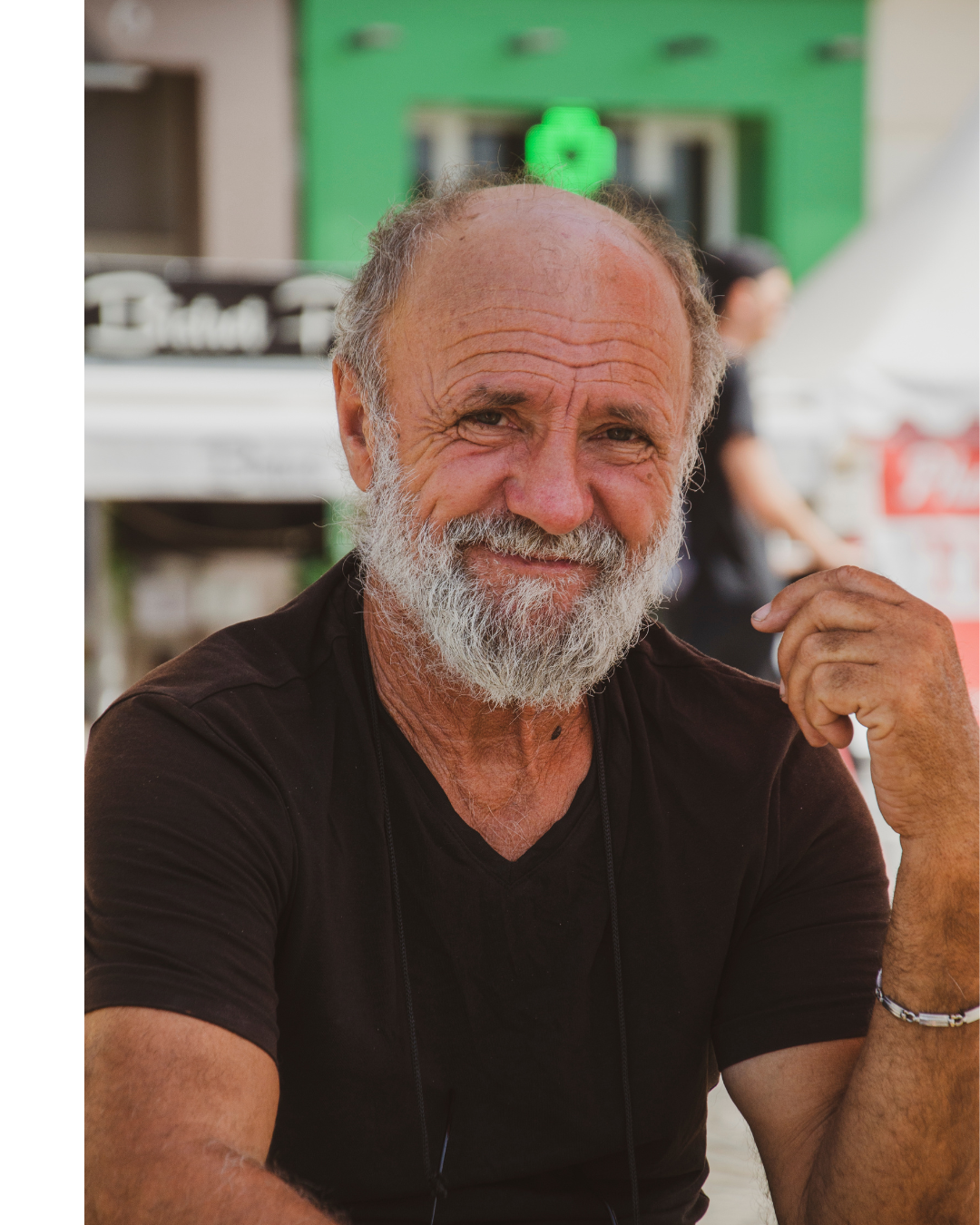 Lucas 67 años, contador jubilado.