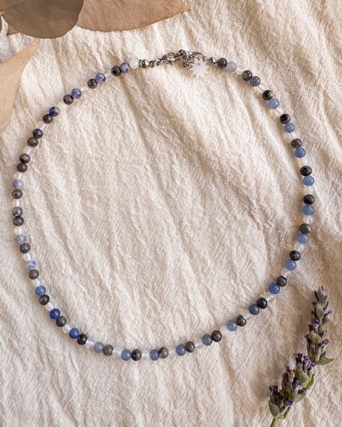 Collar Emperatriz - Cuarzo azul natural, jade blanco y labradorita