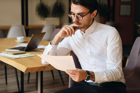 Saber Interpretar Contratos y Documentos Comerciales: una Habilidad Clave para Liderar con Responsabilidad