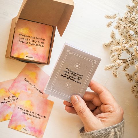 Oráculo . 36 Intenciones para vibrar en tu propia esencia (Producto digital)