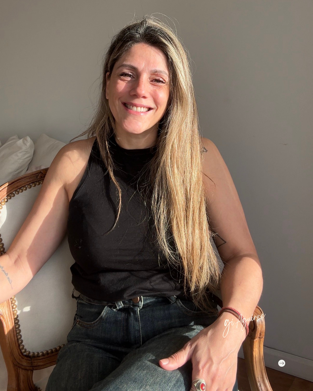 Gi sonriendo