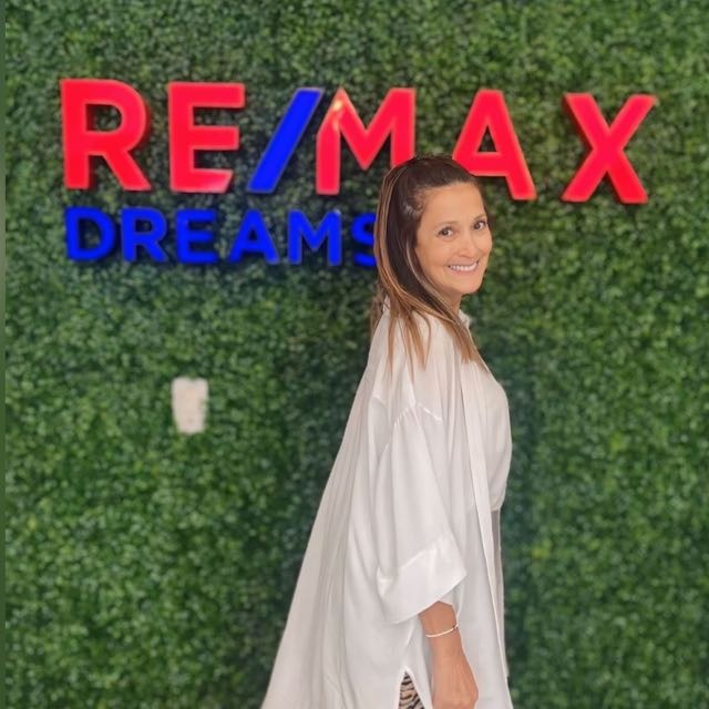 Claudia REMAX
