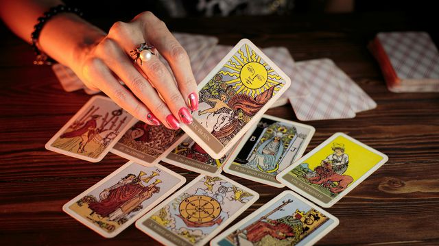 ✨ Más Allá de la Predicción: Redescubriendo el Verdadero Poder del Tarot ✨