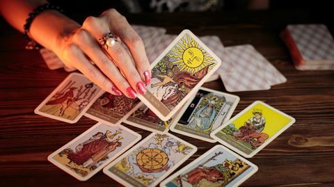 ✨ Más Allá de la Predicción: Redescubriendo el Verdadero Poder del Tarot ✨