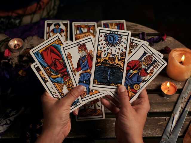 🌈 El Lenguaje Secreto del Color en el Tarot de Marsella