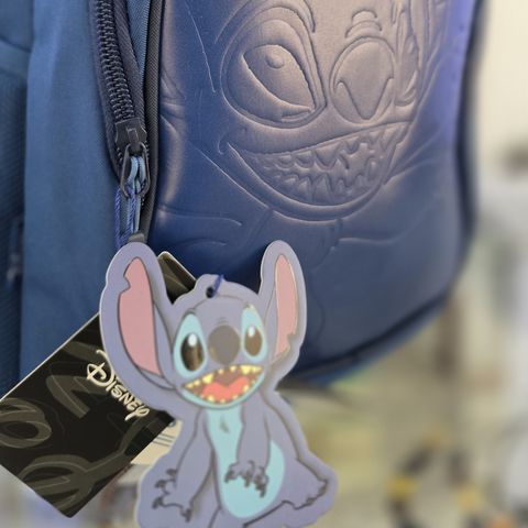 Mochila Escolar  Disney Stitch –Azul con Diseño en Relieve