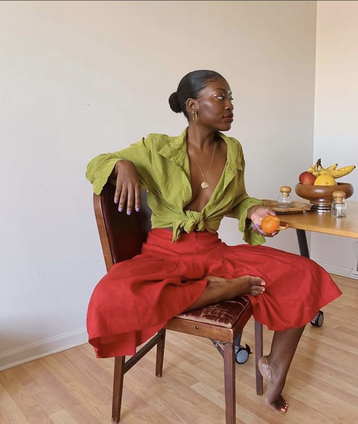 Mara Alvarez, Dermatocosmiatra