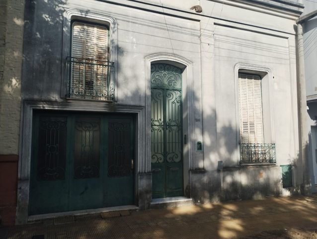 Casa en venta - Urquiza 180