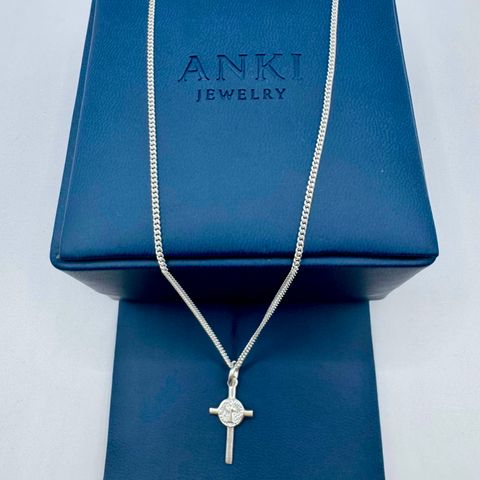 Collar Cruz de Luz San Benito