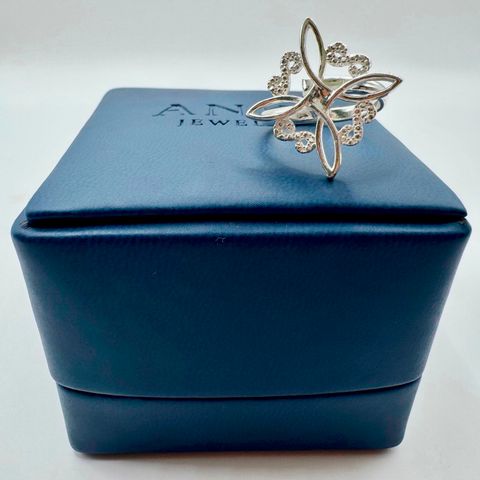 Anillo Nudo Infinito