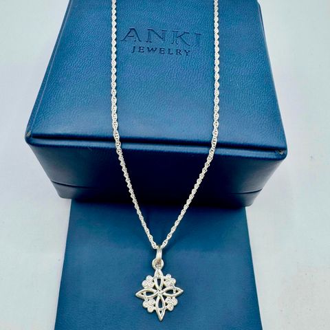 Collar Nudo de Bruja Espiral