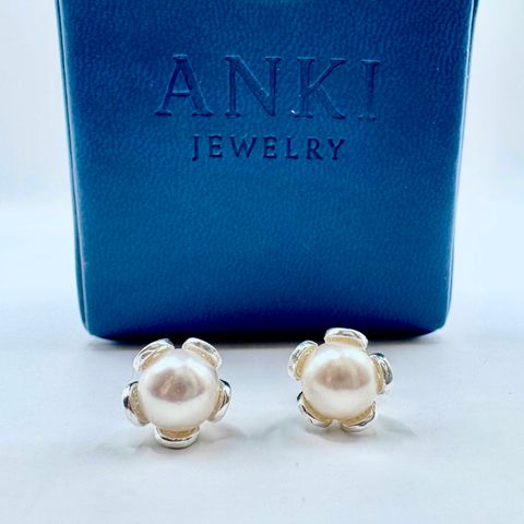 Aretes Flor Perla Clásica