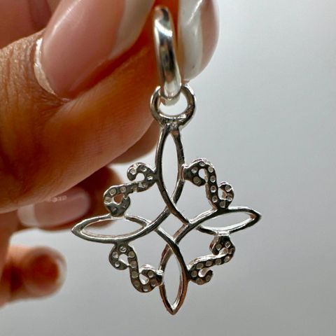 Dije Nudo de Bruja Infinito