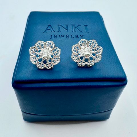 Aretes Flor Tejida Blossom