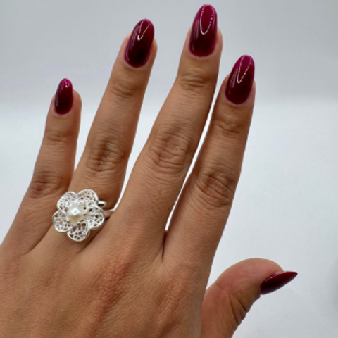 Anillo Flor Perla de Río