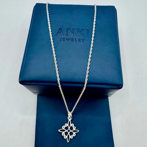 Collar Nudo de Bruja