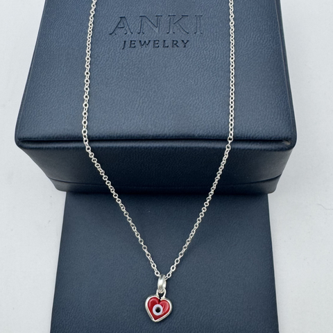 Collar Corazón Rojo Protector