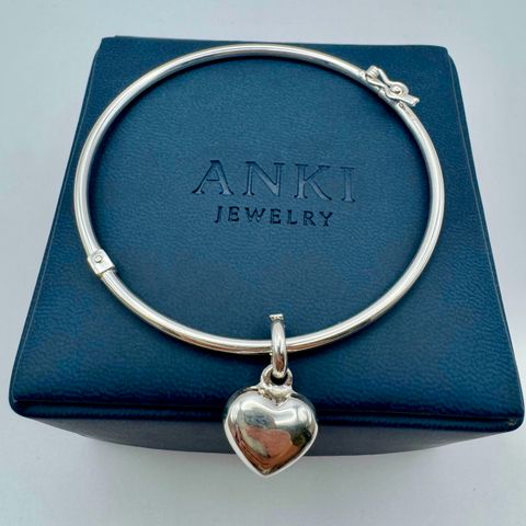 Puñera Amor Esencial