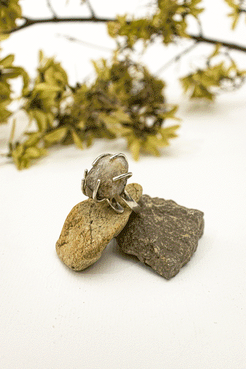 anillo piedra