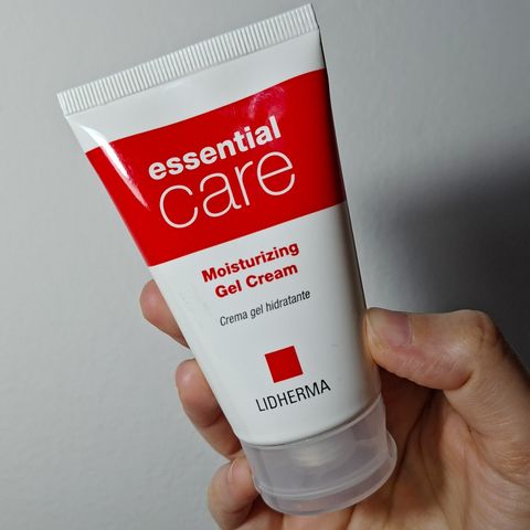 Essential Care Moisturizing Gel Cream Lidherma