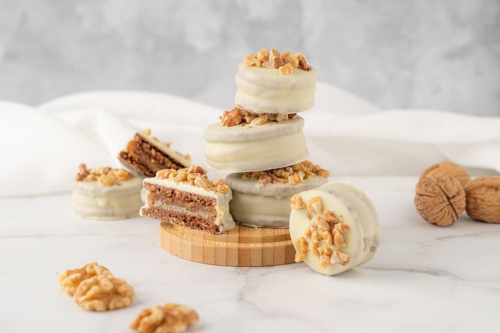 Docena de Alfajores Artesanales PREMIUM (Nuez / Pistacho)