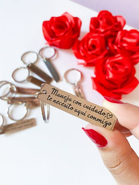 Llavero maneja con cuidado