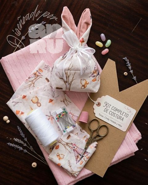 Conejito de Pascuas (Kit de Costura completo)
