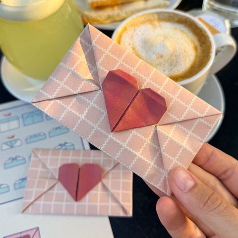 Sobre con corazón origami