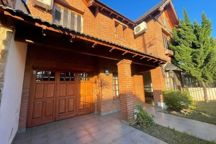 MONSEÑOR MARCÓN 700 - CHALET 4 AMB.