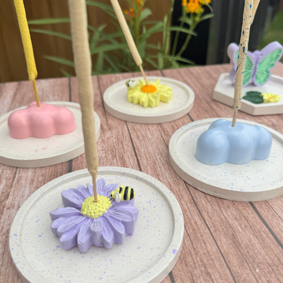 Piezas de yeso cerámico realizadas a mano para emprender