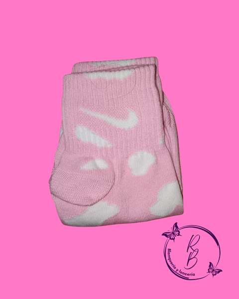 Medias 1/4 Nike Rosa con Nubes Blancas