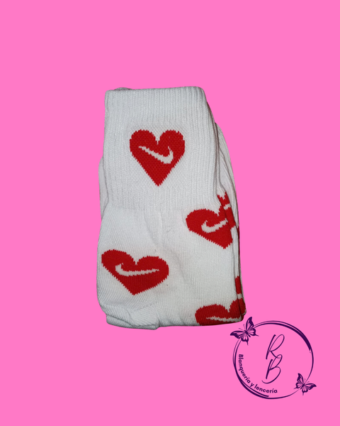 Medias 3/4 Nike Blancas con Corazon Rojo