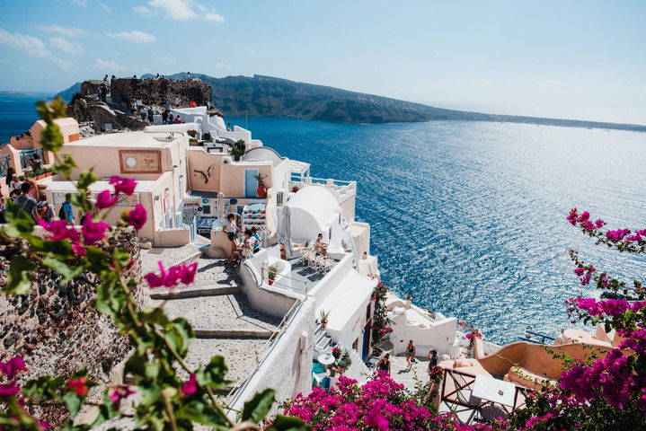 SANTORINI TRAVEL GUIDE